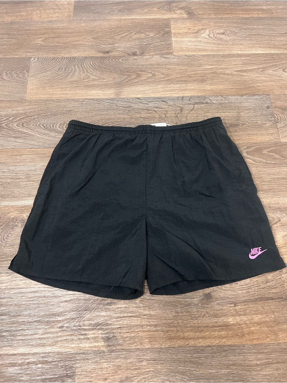 Vintage90s Nike Men's Black Athletic Shorts with Pink Logo/A791
